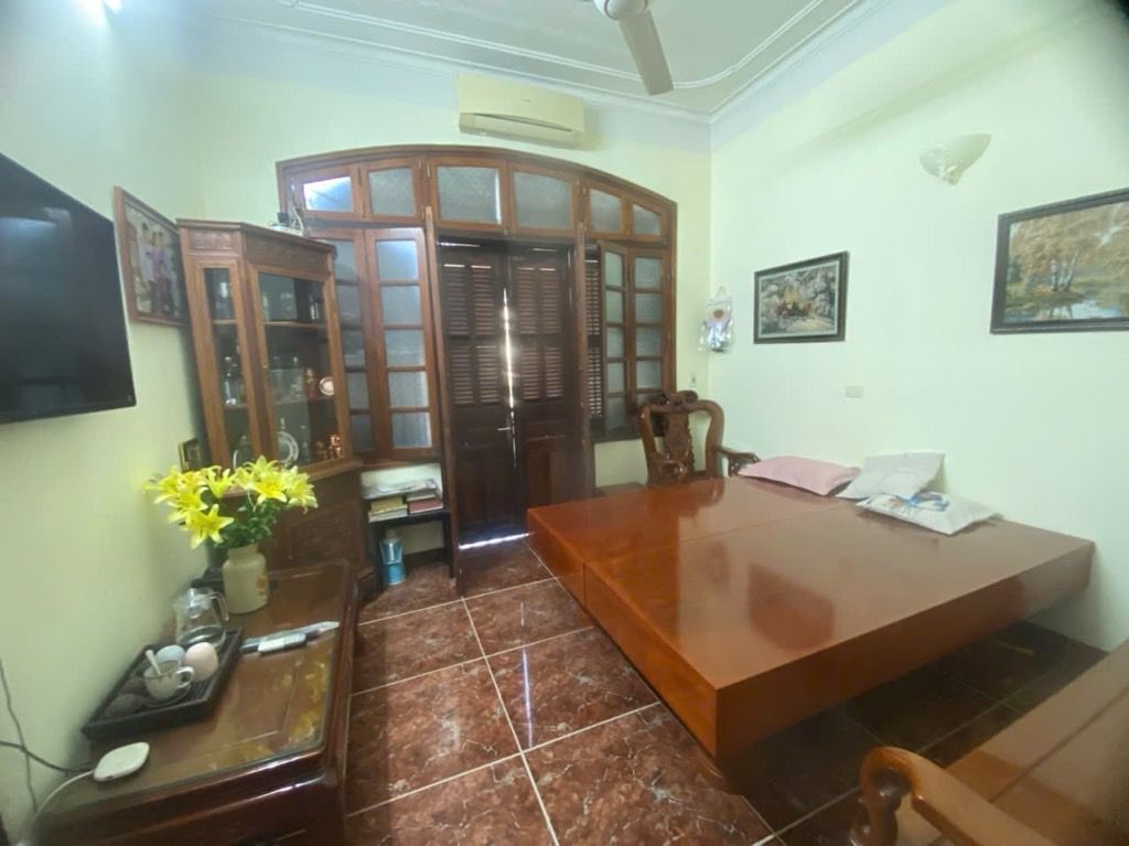 Bán nhà Tân Mai - diện tích 43,3m2 4,5 tầng - ô tô qua nhà - giá 16,5 tỷ