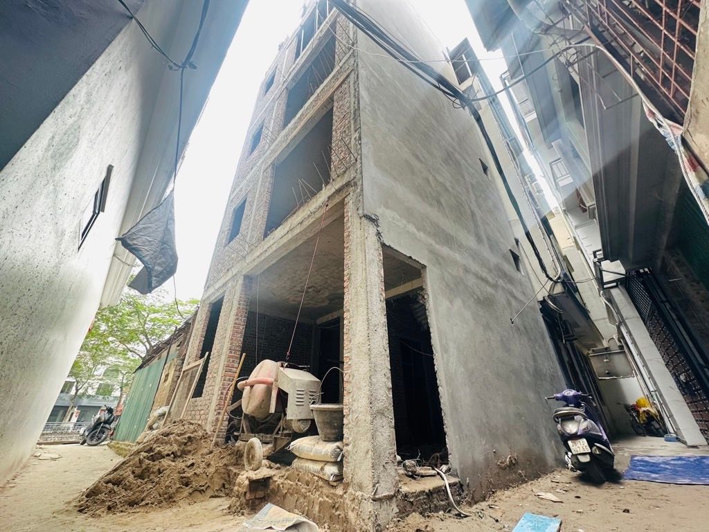 Bán nhà Bờ Sông Sét - diện tích 34,5m2 5 tầng - Lô góc thang máy - giá 13,5 tỷ