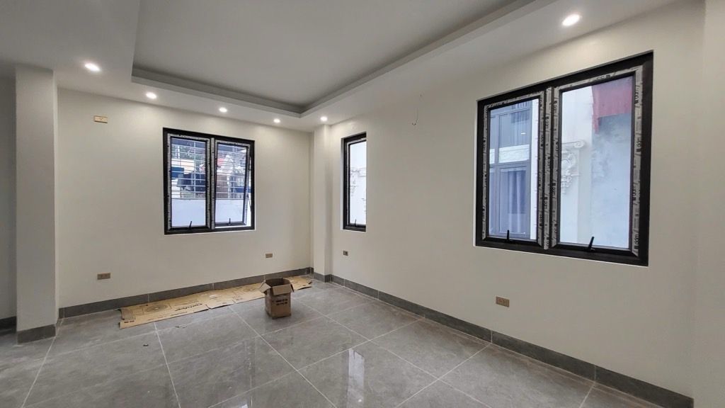 Bán nhà Khương Trung - diện tích 36,5m2 6 tầng - ô tô đỗ cửa - giá 16,2 tỷ