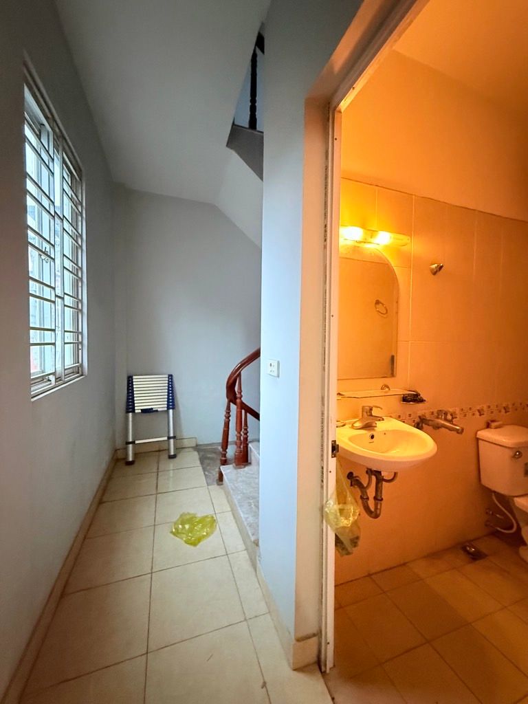 Bán nhà Dương Văn Bé - diện tích 34m2 5 tầng - Lô góc - giá 7,9 tỷ