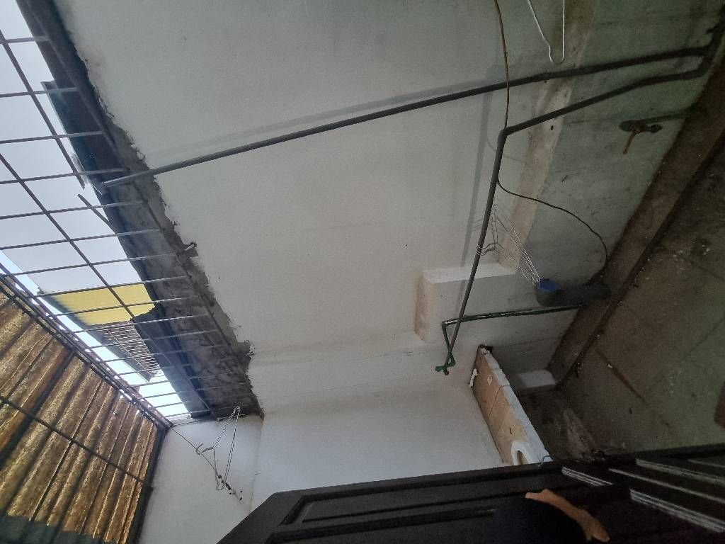 Bán nhà Lê Trọng Tấn - diện tích 42m2 2 tầng - gần ô tô - giá 2,55 tỷ