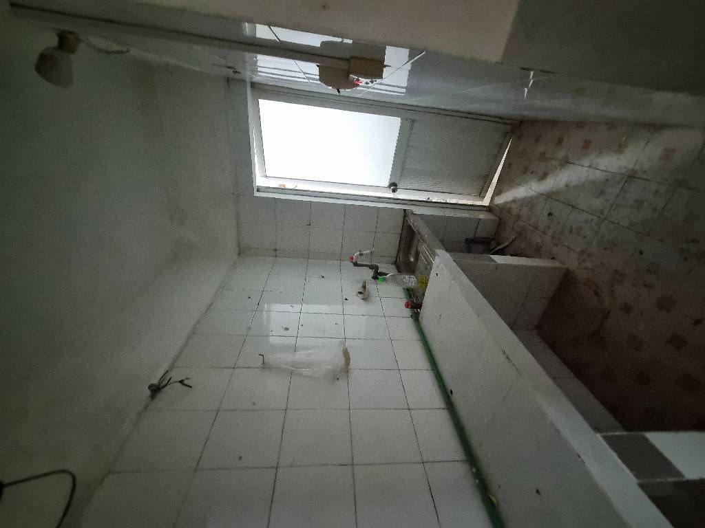 Bán nhà Lê Trọng Tấn - diện tích 42m2 2 tầng - gần ô tô - giá 2,55 tỷ