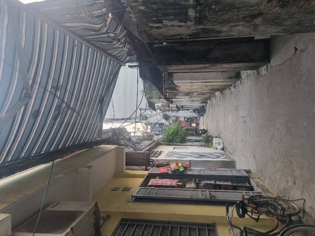 Bán nhà Lê Trọng Tấn - diện tích 42m2 2 tầng - gần ô tô - giá 2,55 tỷ