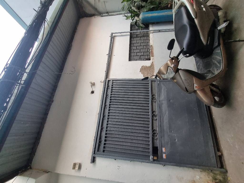 Bán nhà Lê Trọng Tấn - diện tích 42m2 2 tầng - gần ô tô - giá 2,55 tỷ