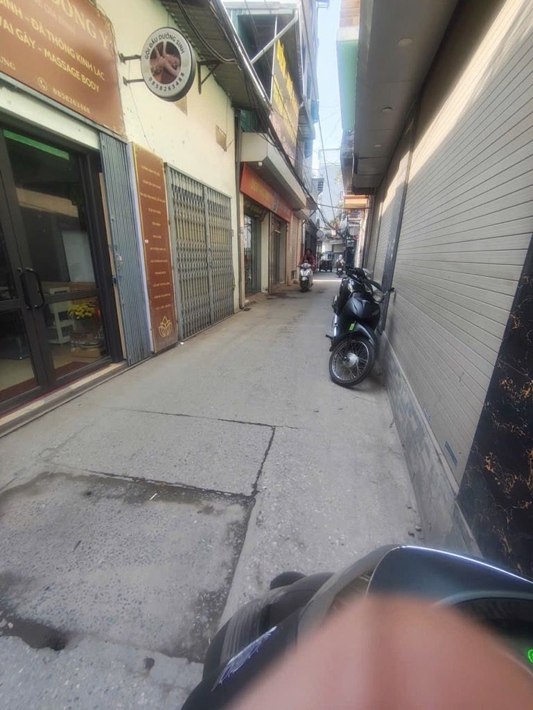 Bán nhà Vĩnh Hưng - diện tích 40m2 5 tầng - ô tô 7 chỗ qua nhà - giá 6,8 tỷ