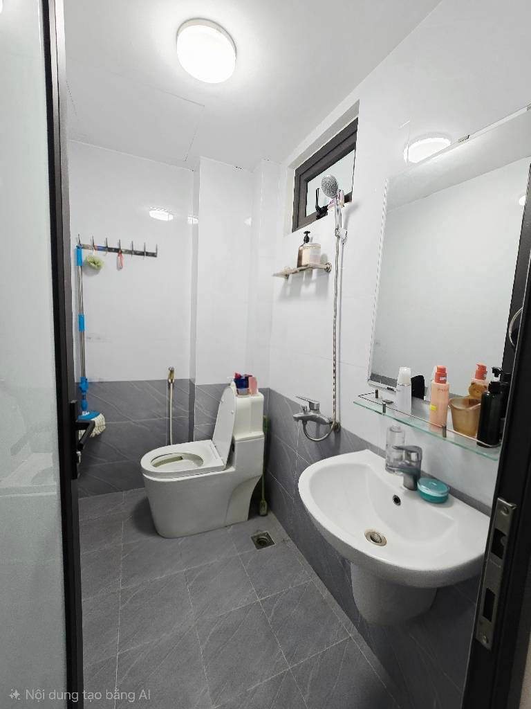 Bán nhà Vũ Hữu - diện tích 59.7m2 5 tầng - Mặt phố, nhà dân xây 2 thoáng - giá 18 tỷ