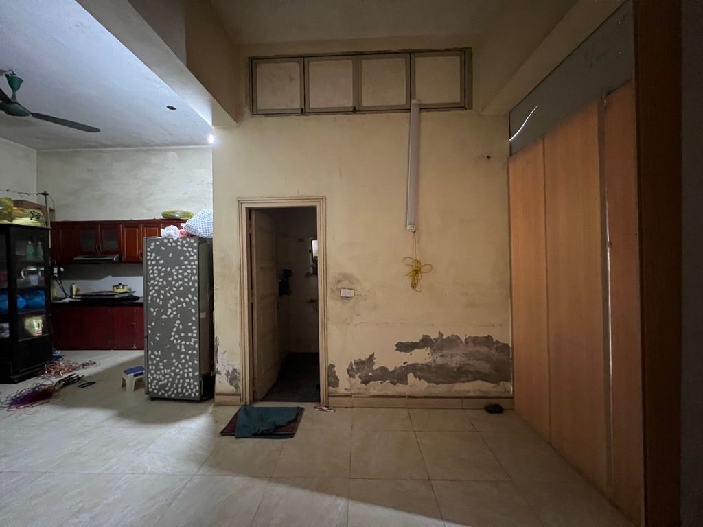 Bán nhà Giáp Bát - diện tích 117.6m2 4 tầng - Lô góc, phù hợp xây căn hộ dịch vụ - giá 19 tỷ