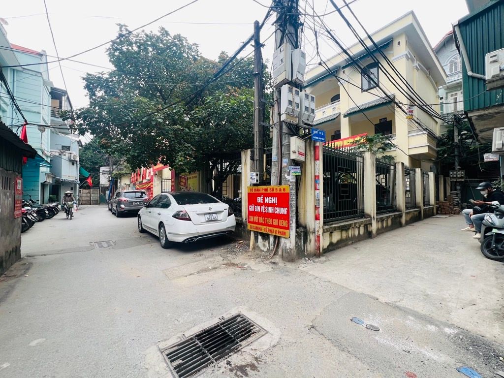 Bán nhà Giáp Bát - diện tích 117.6m2 4 tầng - Lô góc, phù hợp xây căn hộ dịch vụ - giá 19 tỷ