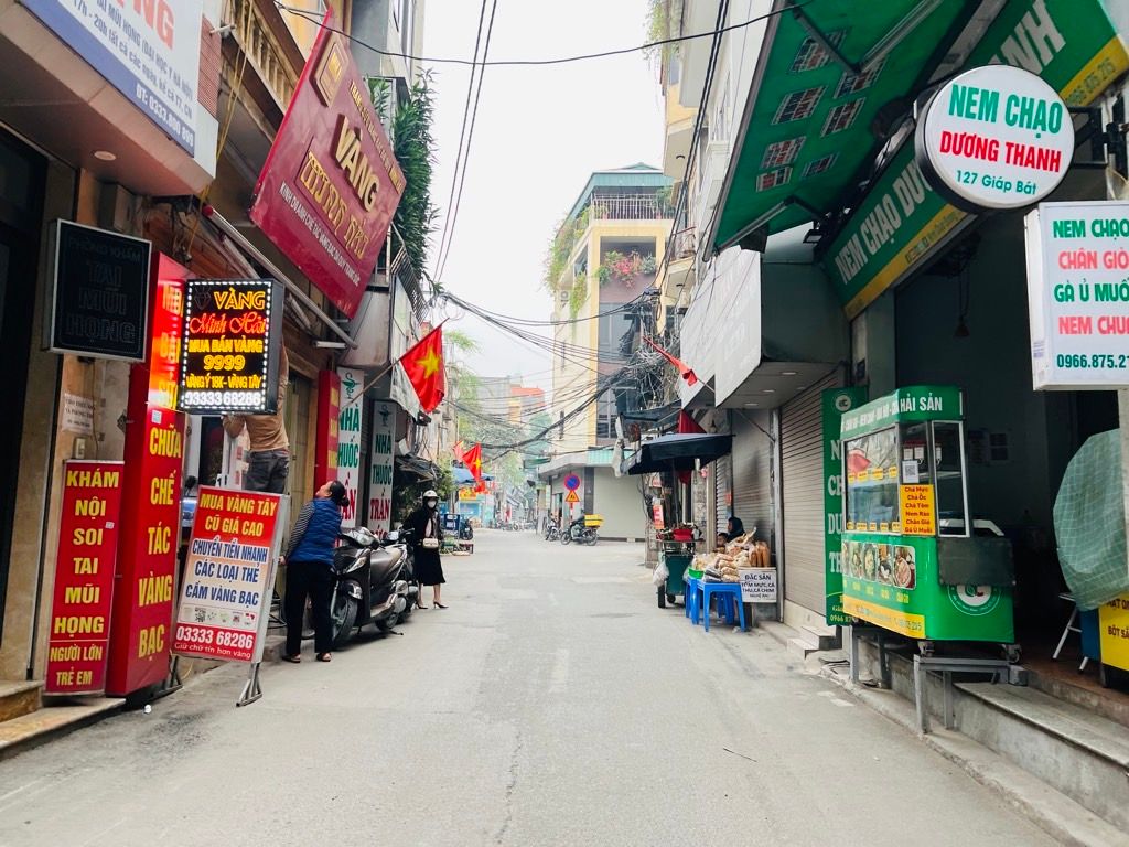 Bán nhà Giáp Bát - diện tích 117.6m2 4 tầng - Lô góc, phù hợp xây căn hộ dịch vụ - giá 19 tỷ