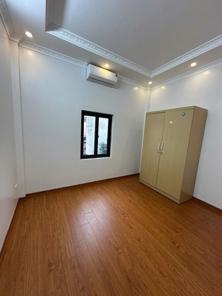 Bán nhà Hoàng Mai - diện tích 33m2 4 tầng - gần ô tô - giá 9,2 tỷ