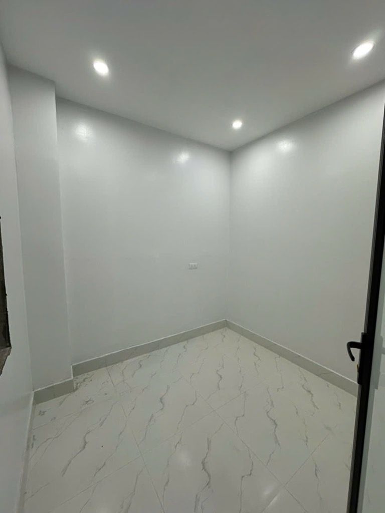 Bán nhà Hoàng Mai - diện tích 33m2 4 tầng - gần ô tô - giá 9,2 tỷ