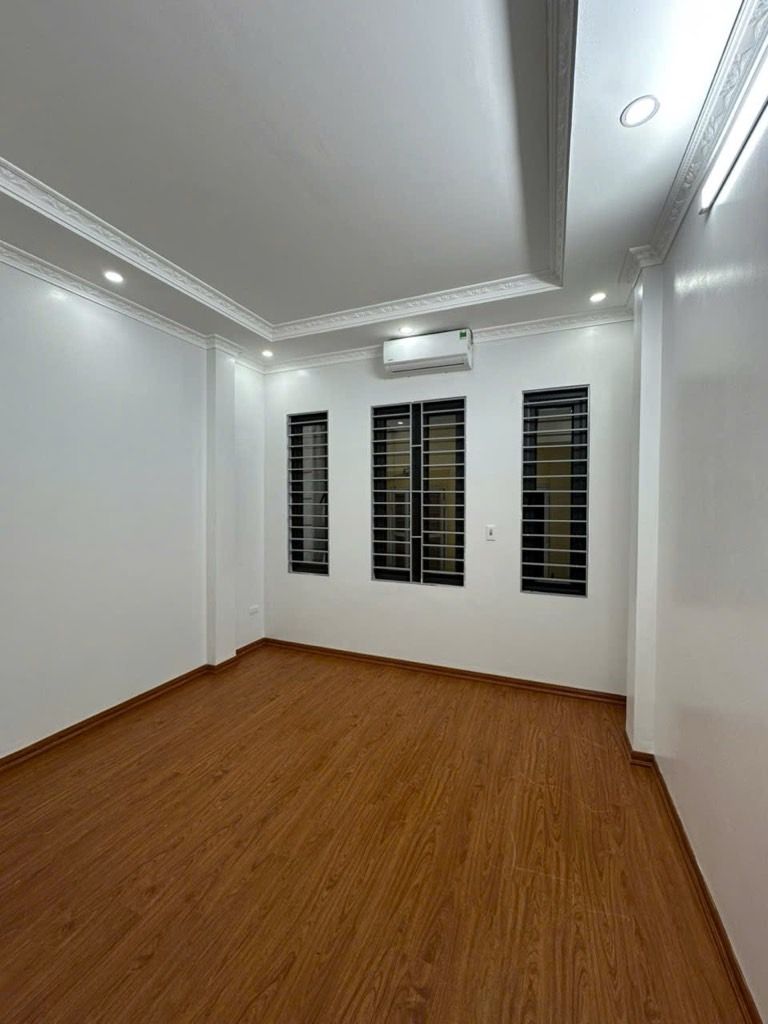 Bán nhà Hoàng Mai - diện tích 33m2 4 tầng - gần ô tô - giá 9,2 tỷ