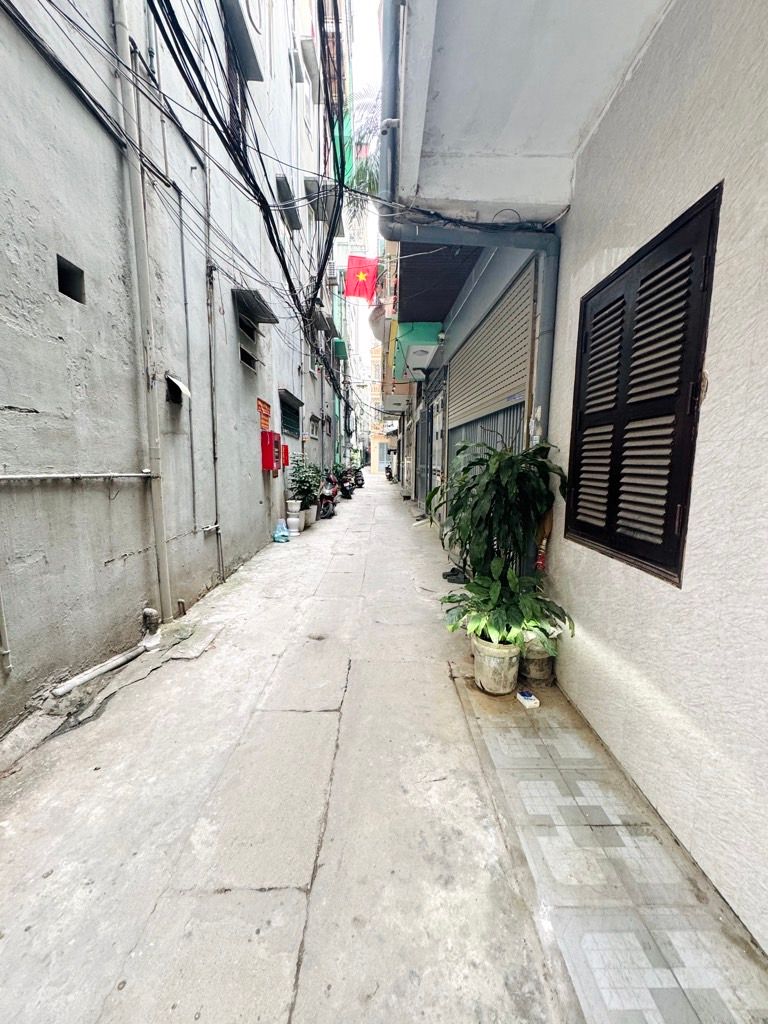 Bán nhà Lương Khánh Thiện - diện tích 60m2 4 tầng - NGÕ THÔNG XE BA GÁC - CÁCH OTO ĐỖ 10M - KHU PHÂN LÔ QUÂN ĐỘI DÂN TRÍ CAO - giá 17,2 tỷ