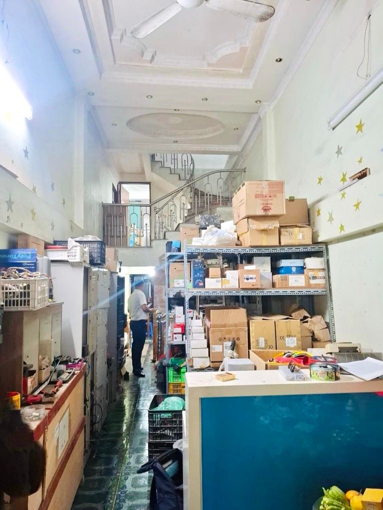 Bán nhà Lương Khánh Thiện - diện tích 60m2 4 tầng - NGÕ THÔNG XE BA GÁC - CÁCH OTO ĐỖ 10M - KHU PHÂN LÔ QUÂN ĐỘI DÂN TRÍ CAO - giá 17,2 tỷ