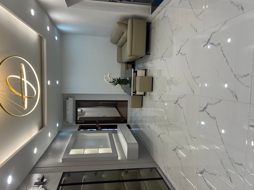 Bán nhà Giải phóng - diện tích 61,8m2 4 tầng - ô tô đỗ chân cầu thang - giá 6,15 tỷ