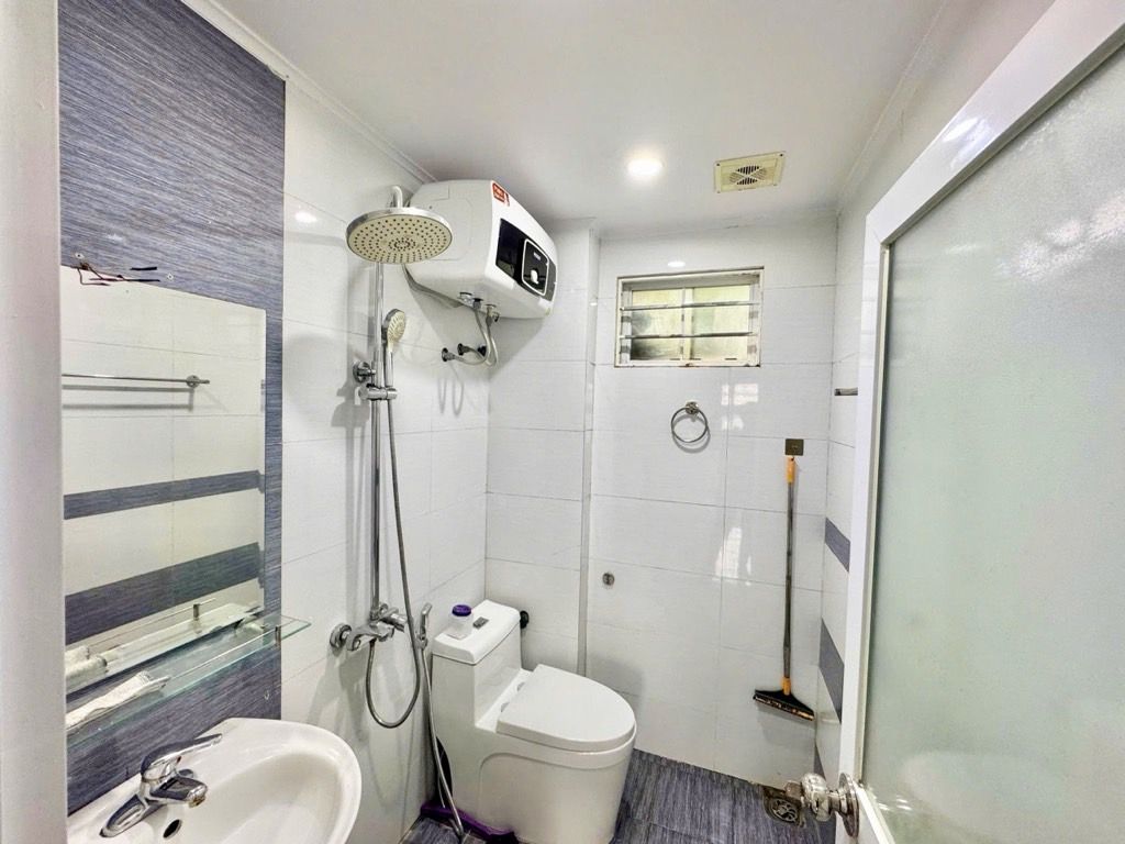 Bán nhà Đại Đồng - diện tích 30m2 5 tầng - Ô tô vỉa hè cách nhà 20m - giá 7,3 tỷ