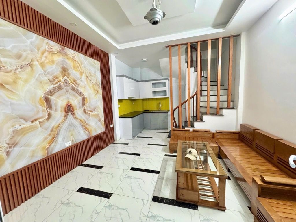 Bán nhà Đại Đồng - diện tích 30m2 5 tầng - Ô tô vỉa hè cách nhà 20m - giá 7,3 tỷ