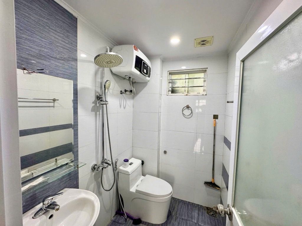 Bán nhà Đại Đồng - diện tích 30m2 5 tầng - Ô tô vỉa hè cách nhà 20m - giá 7,3 tỷ