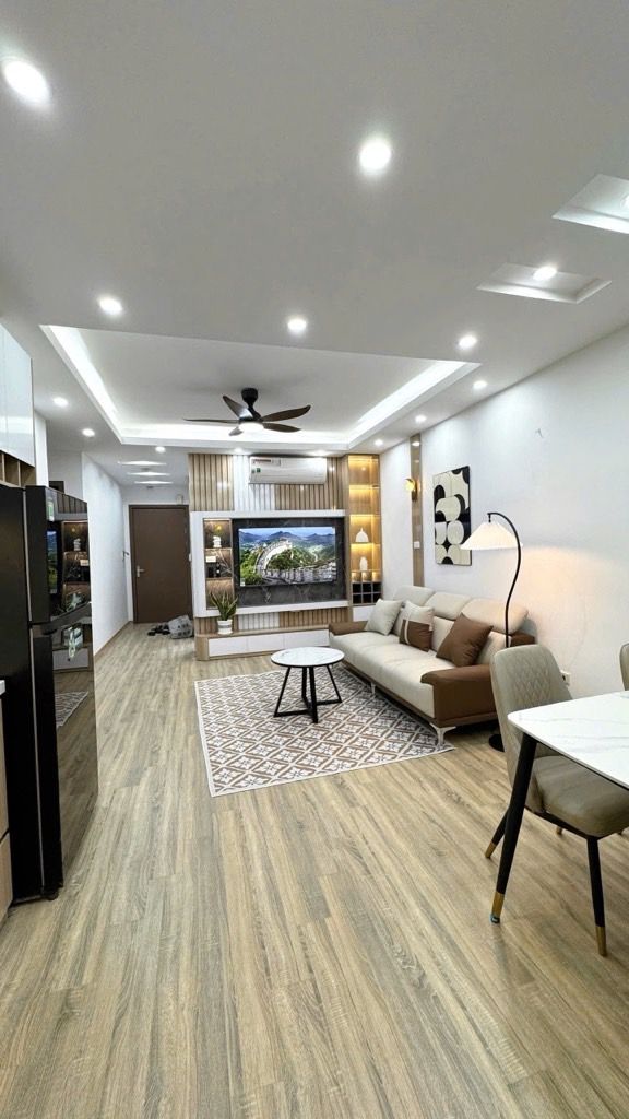 Bán nhà Nguyễn Phan Chánh - diện tích 76m2 1 tầng - Chung cư view hồ nội thất siêu đẹp - giá 4,8 tỷ