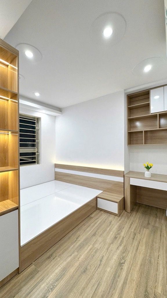Bán nhà Nguyễn Phan Chánh - diện tích 76m2 1 tầng - Chung cư view hồ nội thất siêu đẹp - giá 4,8 tỷ