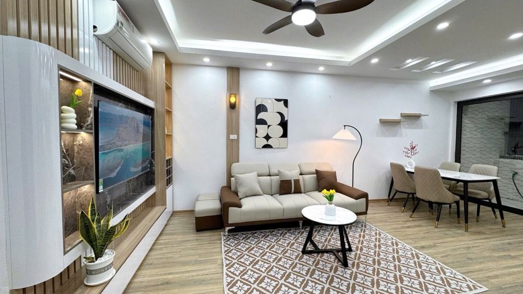 Bán nhà Nguyễn Phan Chánh - diện tích 76m2 1 tầng - Chung cư view hồ nội thất siêu đẹp - giá 4,8 tỷ