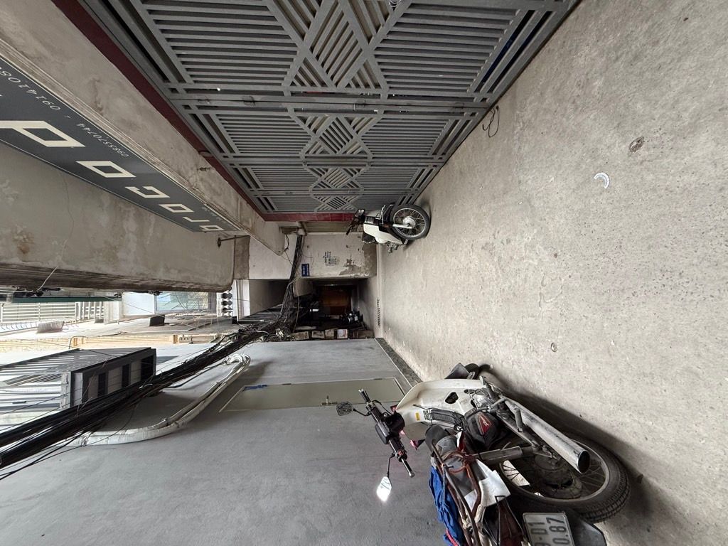 Bán nhà Trần Khát Chân - diện tích 39m2 2 tầng - LÔ GÓC - MẶT TIỀN QUYỀN LỰC - giá 15,6 tỷ