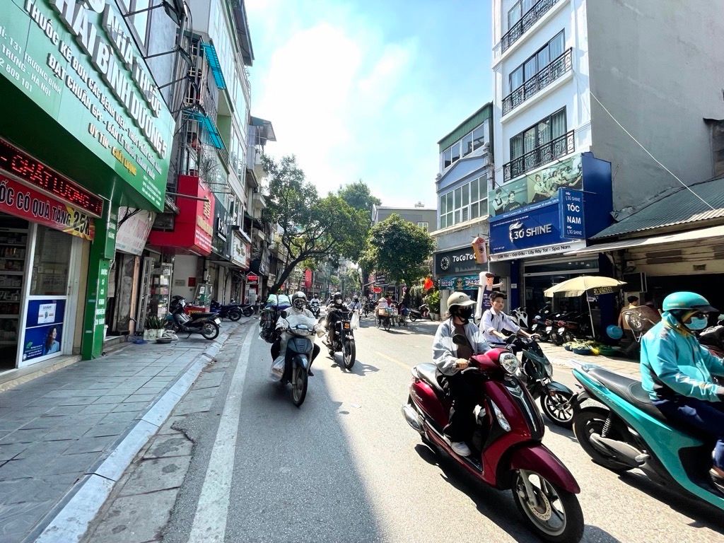 Bán nhà Trương Định - diện tích 22m2 5 tầng - Lô góc - giá 8,5 tỷ