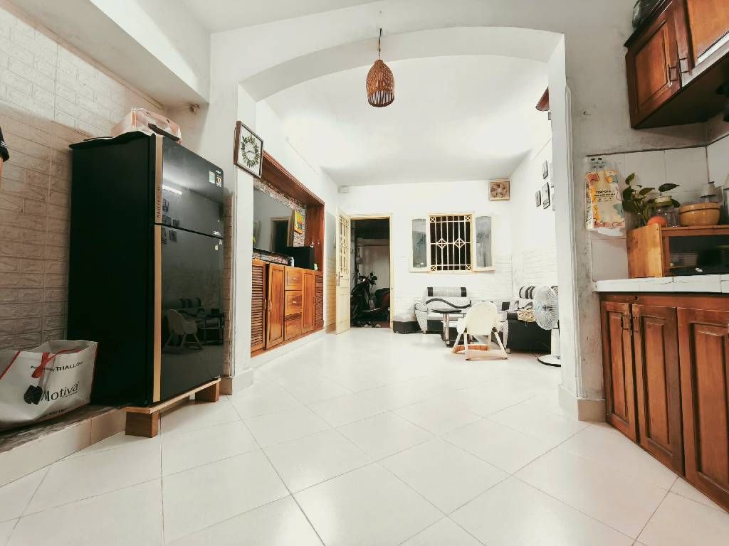 Bán nhà Định Công Hạ - diện tích 35.5m2 2 tầng - Ngõ ô tô đỗ cửa - giá 2,45 tỷ