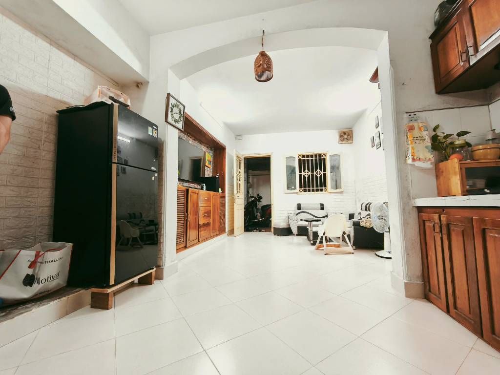 Bán nhà Định Công Hạ - diện tích 35.5m2 2 tầng - Ngõ ô tô đỗ cửa - giá 2,45 tỷ