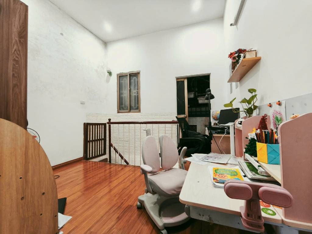 Bán nhà Định Công Hạ - diện tích 35.5m2 2 tầng - Ngõ ô tô đỗ cửa - giá 2,45 tỷ