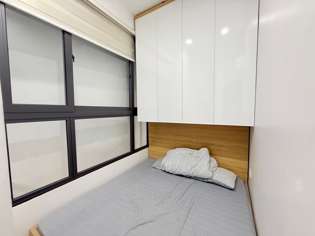 Bán nhà Hồng Mai - diện tích 12m2 6 tầng - Ngõ thông ba bước ra phố - giá 3,1 tỷ