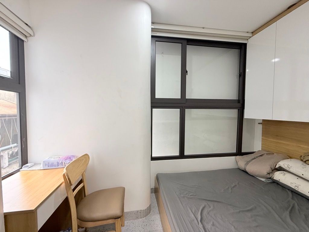 Bán nhà Hồng Mai - diện tích 12m2 6 tầng - Ngõ thông ba bước ra phố - giá 3,1 tỷ