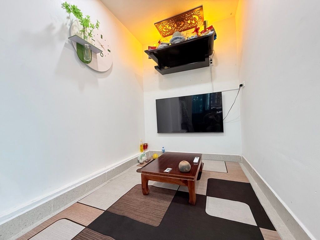 Bán nhà Hồng Mai - diện tích 12m2 6 tầng - Ngõ thông ba bước ra phố - giá 3,1 tỷ