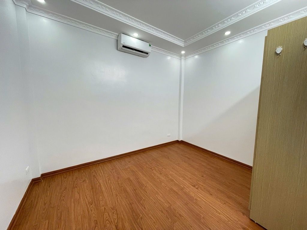 Bán nhà Hoàng Mai - diện tích 33m2 4 tầng - gần ô tô - giá 9,2 tỷ