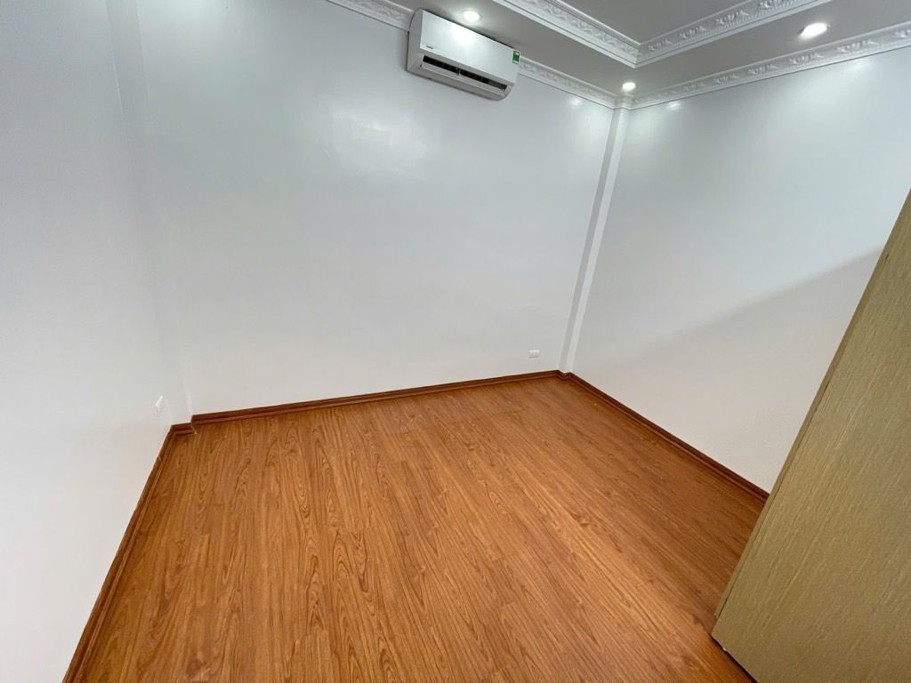 Bán nhà Hoàng Mai - diện tích 33m2 4 tầng - gần ô tô - giá 9,2 tỷ