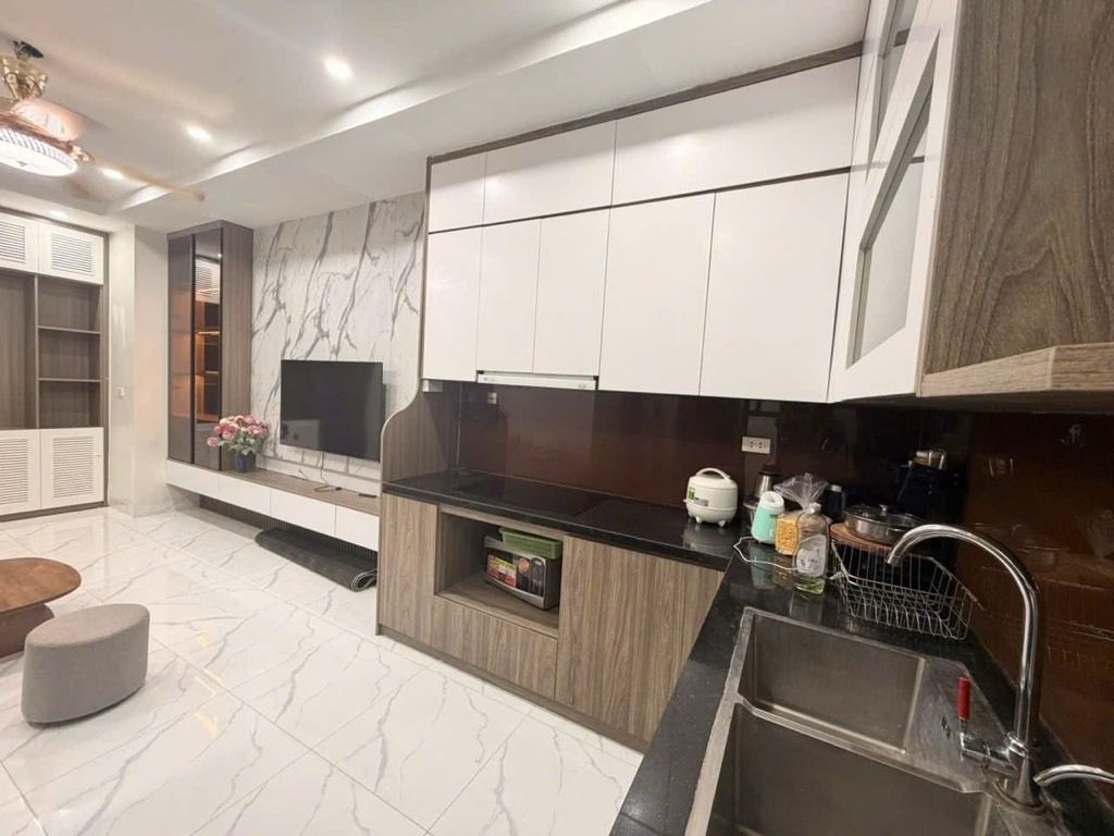 Bán nhà Huỳnh Thúc Kháng - diện tích 52m2 1 tầng - Căn góc 3 thoáng - giá 4,9 tỷ