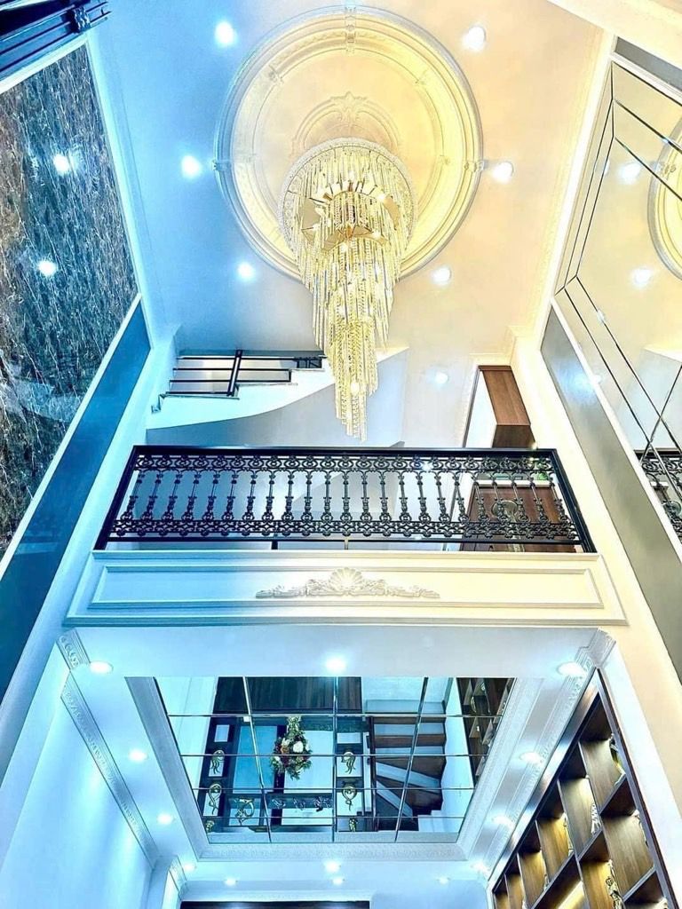 Bán nhà Giáp Nhất - diện tích 36m2 5 tầng - Ô tô su cóc đỗ cửa - giá 11,25 tỷ