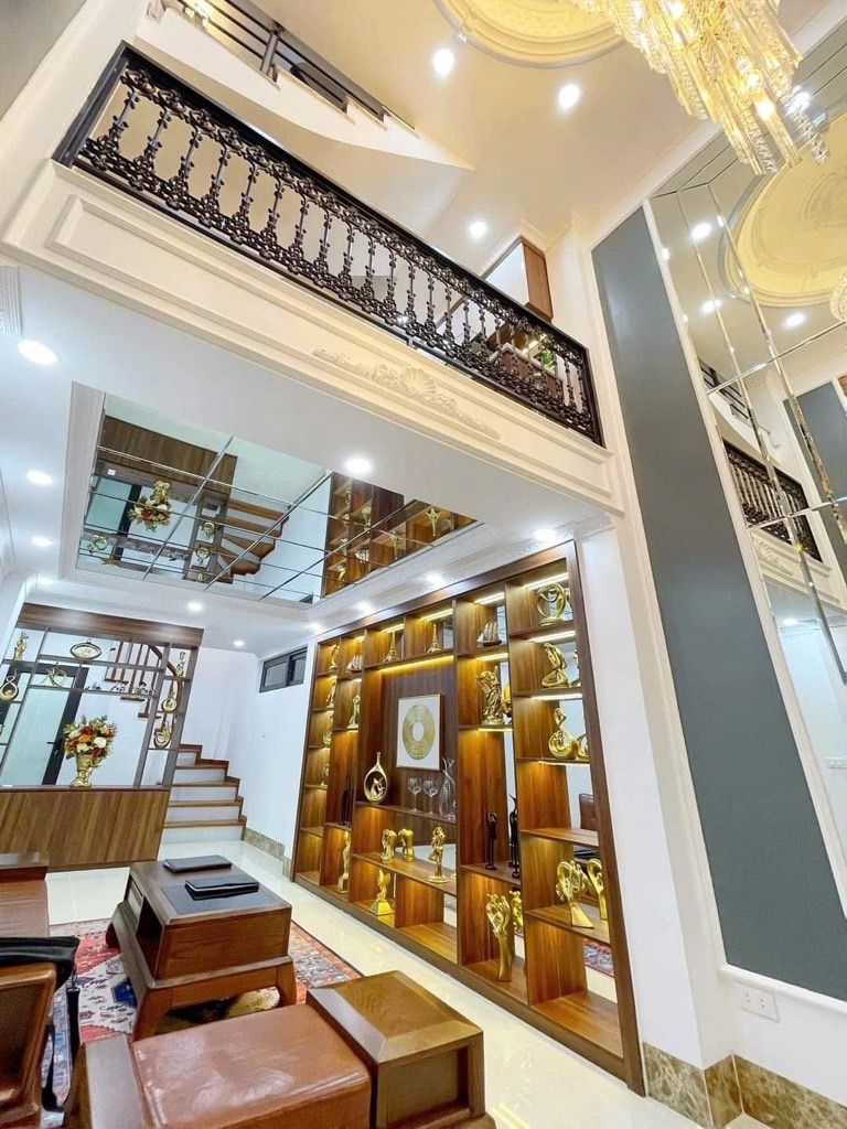 Bán nhà Giáp Nhất - diện tích 36m2 5 tầng - Ô tô su cóc đỗ cửa - giá 11,25 tỷ