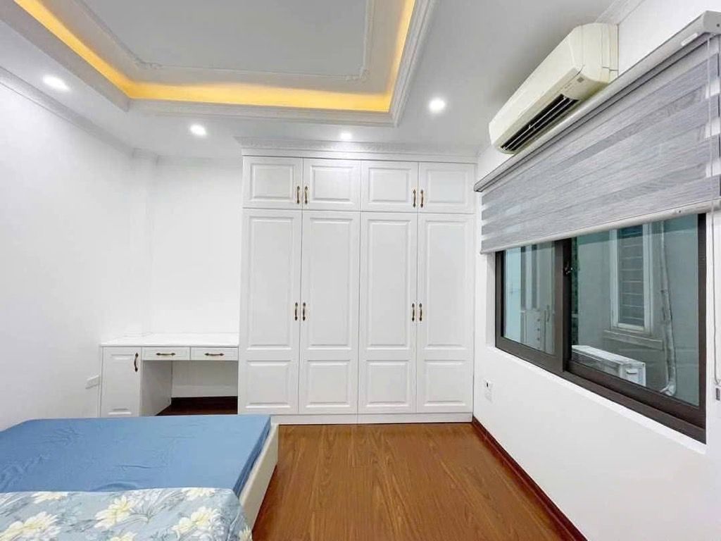 Bán nhà Giáp Nhất - diện tích 36m2 5 tầng - Ô tô su cóc đỗ cửa - giá 11,25 tỷ