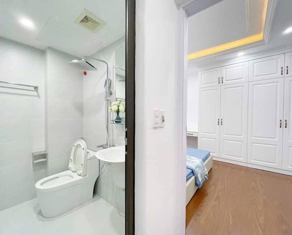 Bán nhà Giáp Nhất - diện tích 36m2 5 tầng - Ô tô su cóc đỗ cửa - giá 11,25 tỷ