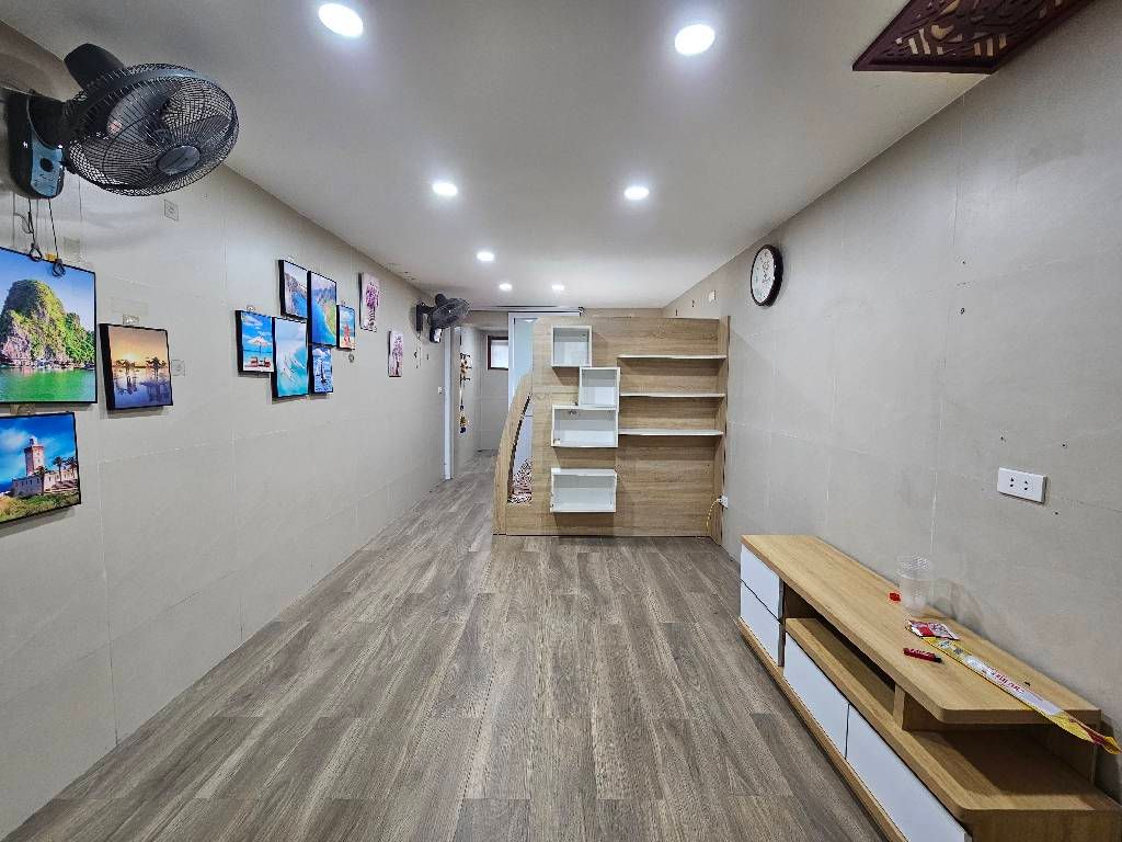 Bán nhà Tân Mai - diện tích 50m2 1 tầng - nhà đẹp ở ngay - giá 3,28 tỷ