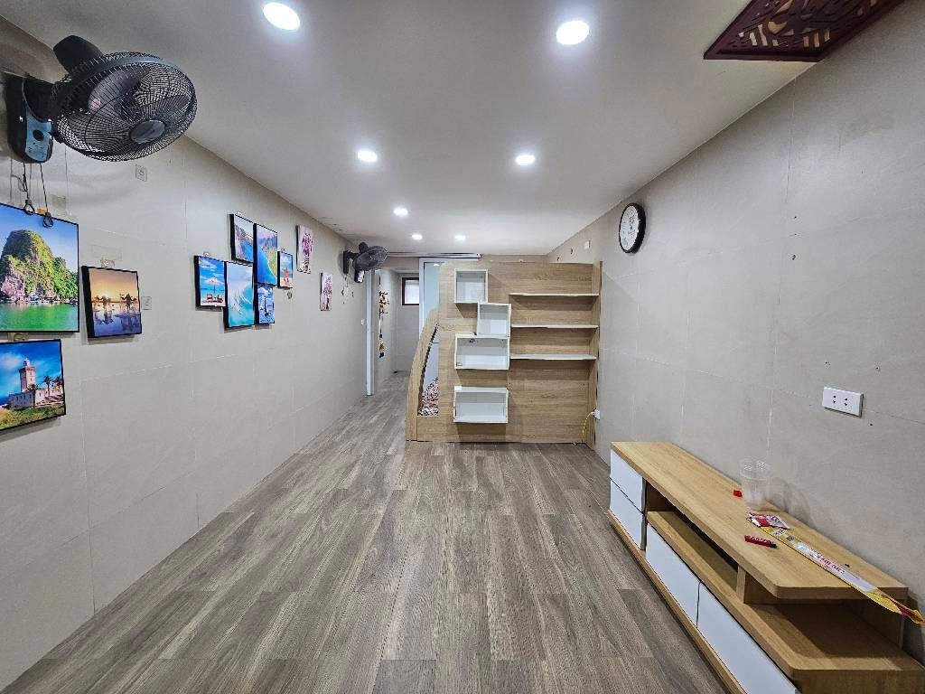 Bán nhà Tân Mai - diện tích 50m2 1 tầng - nhà đẹp ở ngay - giá 3,28 tỷ