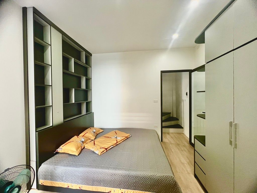 Bán nhà Tân Mai - diện tích 30m2 5 tầng - Ngõ thông - giá 7,5 tỷ