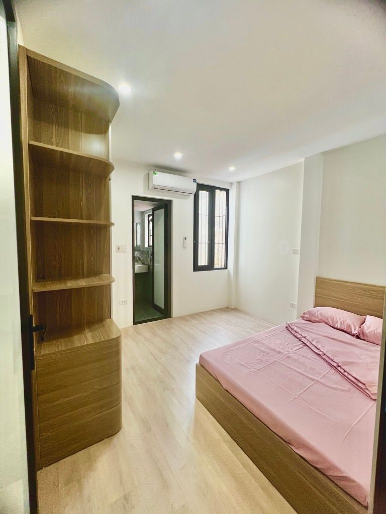 Bán nhà Tân Mai - diện tích 30m2 5 tầng - Ngõ thông - giá 7,5 tỷ