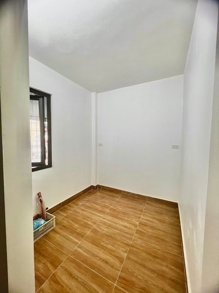 Bán nhà Tân Mai - diện tích 30m2 5 tầng - Ngõ thông - giá 7,5 tỷ