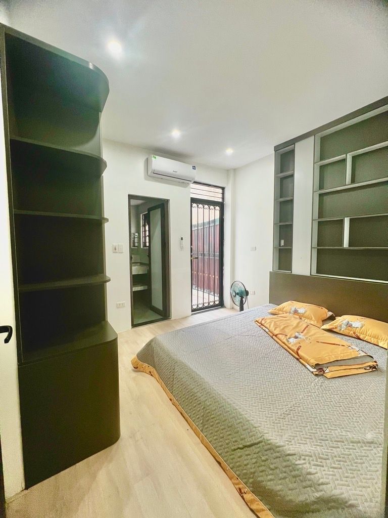 Bán nhà Tân Mai - diện tích 30m2 5 tầng - Ngõ thông - giá 7,5 tỷ