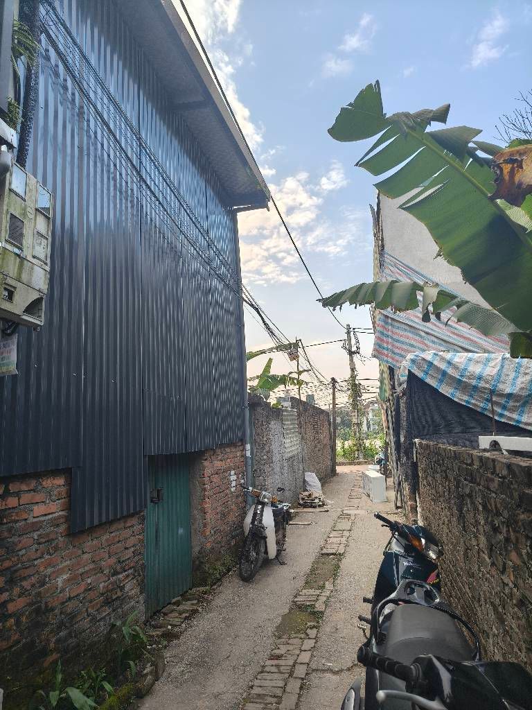 Bán nhà Thúy Lĩnh - diện tích 43m2 1 tầng - ô tô vào nhà thoải mái - giá 2 tỷ