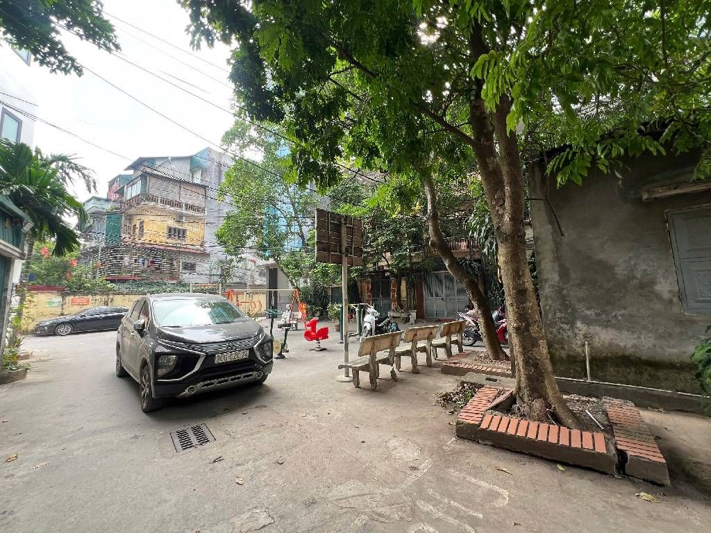 Bán nhà Khuất Duy Tiến - diện tích 39.9m2 1 tầng - Ngõ thông ô tô tránh - giá 13,3 tỷ