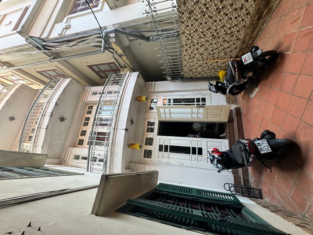 Bán nhà Nguyễn Lương Bằng - diện tích 65m2 4 tầng - Lô góc, ô tô đỗ cổng - giá 12,1 tỷ