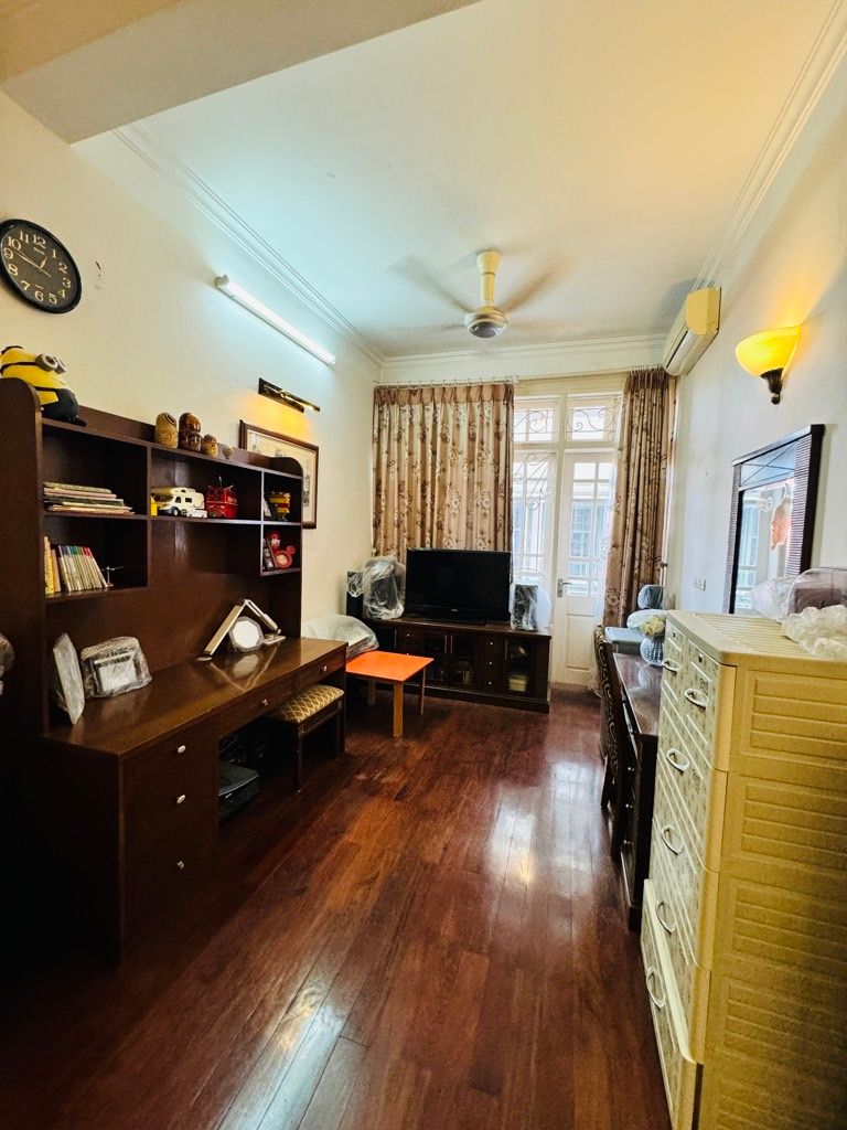 Bán nhà Nguyễn Lương Bằng - diện tích 65m2 4 tầng - Lô góc, ô tô đỗ cổng - giá 12,1 tỷ